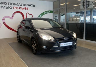 Подержанный автомобиль Ford Focus Hatchback 2011 года (3 фото)