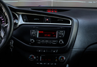 Подержанный автомобиль Kia Ceed Wagon 2017 года (10 фото)