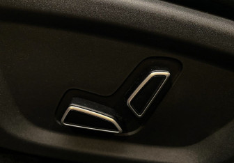 Подержанный автомобиль Changan UNI-V 2023 года (14 фото)