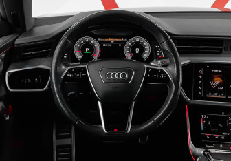 Подержанный автомобиль Audi A7 2021 года (16 фото)