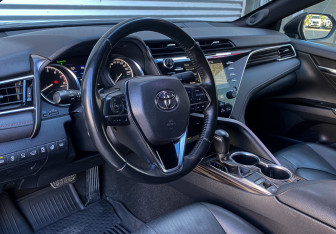 Подержанный автомобиль Toyota Camry Sedan 2019 года (17 фото)
