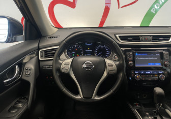 Подержанный автомобиль Nissan X-Trail 2015 года (12 фото)