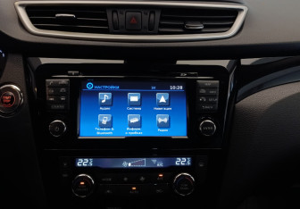 Подержанный автомобиль Nissan Qashqai 2018 года (19 фото)