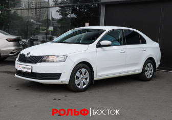 Подержанный автомобиль Skoda Rapid Liftback 2017 года (1 фото)