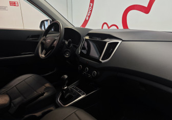 Подержанный автомобиль Hyundai Creta 2019 года (8 фото)