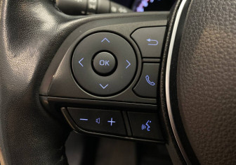 Подержанный автомобиль Toyota RAV4 2021 года (19 фото)