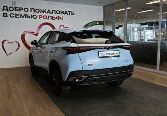 Подержанный автомобиль Omoda C5 2024 года (6 фото)