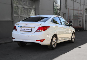 Подержанный автомобиль Hyundai Solaris Sedan 2015 года (4 фото)