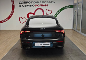 Подержанный автомобиль Kia K5 2025 года (5 фото)