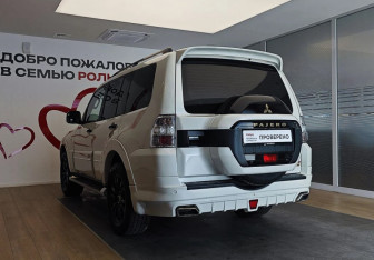 Подержанный автомобиль Mitsubishi Pajero 2019 года (6 фото)