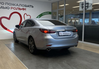 Подержанный автомобиль Mazda 6 Sedan 2020 года (6 фото)