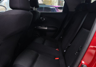 Подержанный автомобиль Nissan Juke 2013 года (8 фото)