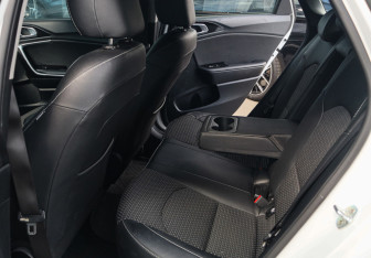 Подержанный автомобиль Kia Ceed Hatchback 2020 года (8 фото)