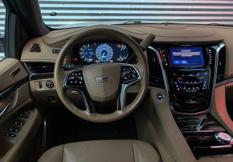 Подержанный автомобиль Cadillac Escalade Suv 2020 года (15 фото)