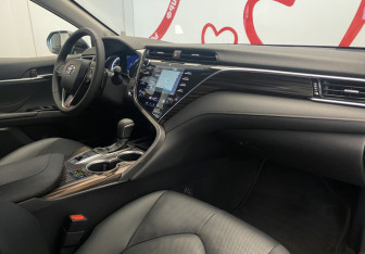 Подержанный автомобиль Toyota Camry Sedan 2020 года (7 фото)
