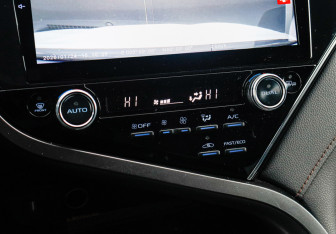 Подержанный автомобиль Toyota Camry Sedan 2018 года (20 фото)