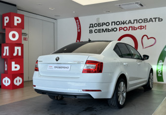 Подержанный автомобиль Skoda Octavia Liftback 2017 года (4 фото)