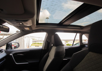 Новый Toyota RAV4 2025 (19 фото)