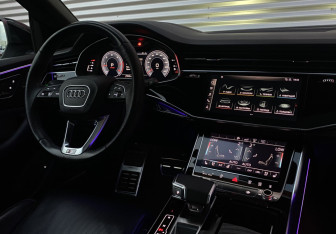 Подержанный автомобиль Audi Q8 2019 года (11 фото)