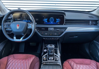 Подержанный автомобиль Hongqi HS5 2024 года (14 фото)