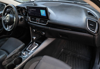 Подержанный автомобиль Mazda 3 Sedan 2015 года (7 фото)