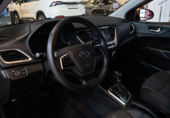 Подержанный автомобиль Hyundai Solaris Sedan 2017 года (15 фото)