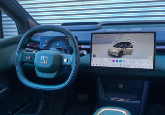 Подержанный автомобиль Zeekr X 2023 года (16 фото)