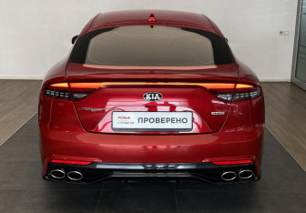 Подержанный автомобиль Kia Stinger 2021 года (5 фото)