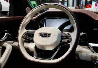 Подержанный автомобиль Geely Monjaro 2023 года (22 фото)