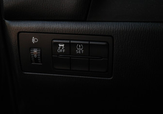 Подержанный автомобиль Mazda 3 Sedan 2015 года (14 фото)