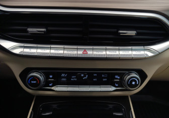 Подержанный автомобиль FAW Bestune T77 2024 года (15 фото)