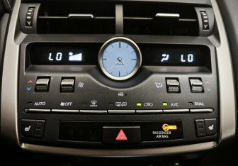 Подержанный автомобиль Lexus NX 2019 года (12 фото)