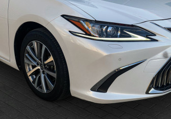 Подержанный автомобиль Lexus ES 2020 года (4 фото)
