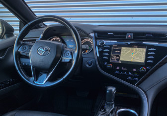 Подержанный автомобиль Toyota Camry Sedan 2019 года (14 фото)