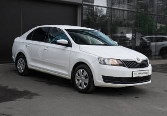 Подержанный автомобиль Skoda Rapid Liftback 2017 года (3 фото)
