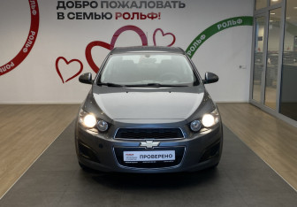 Подержанный автомобиль Chevrolet Aveo Sedan 2014 года (2 фото)