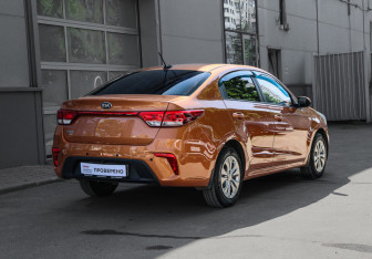 Подержанный автомобиль Kia Rio Sedan 2018 года (4 фото)