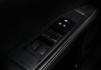 Подержанный автомобиль Lexus ES 2012 года (15 фото)