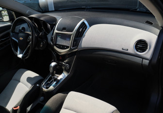 Подержанный автомобиль Chevrolet Cruze Sedan 2015 года (7 фото)