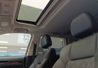 Подержанный автомобиль Mitsubishi Outlander 2022 года (12 фото)