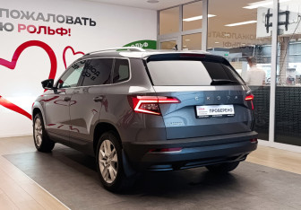 Подержанный автомобиль Skoda Karoq 2022 года (6 фото)