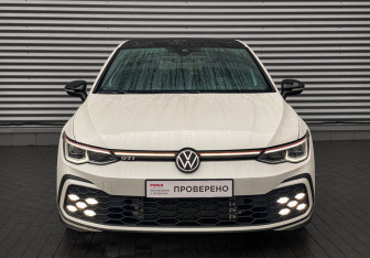 Подержанный автомобиль Volkswagen Golf GTI Hatchback 2021 года (2 фото)