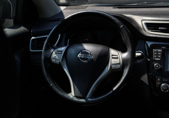 Подержанный автомобиль Nissan Qashqai 2014 года (11 фото)
