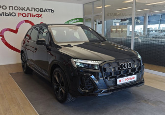 Новый Audi Q7 2025 (3 фото)