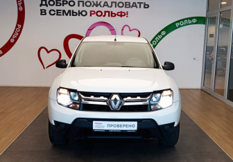Подержанный автомобиль Renault Duster 2017 года (2 фото)