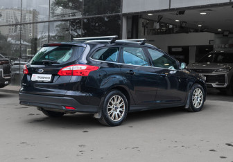 Подержанный автомобиль Ford Focus Wagon 2012 года (4 фото)