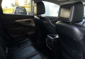 Подержанный автомобиль Nissan Murano Suv 2018 года (8 фото)