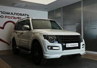 Подержанный автомобиль Mitsubishi Pajero 2019 года (3 фото)