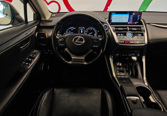 Подержанный автомобиль Lexus NX 2018 года (9 фото)