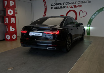 Подержанный автомобиль Audi A6 Sedan 2020 года (4 фото)